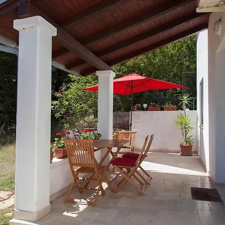 Viridis Apartment