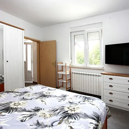 Viridis Apartment